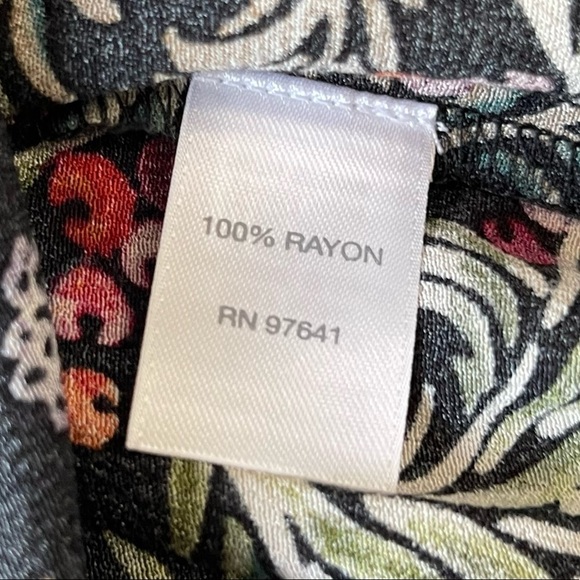 J. Jill long sleeved crew neck bohemian flowy floral top w/ ruffled bottom; XSP - Picture 4 of 7